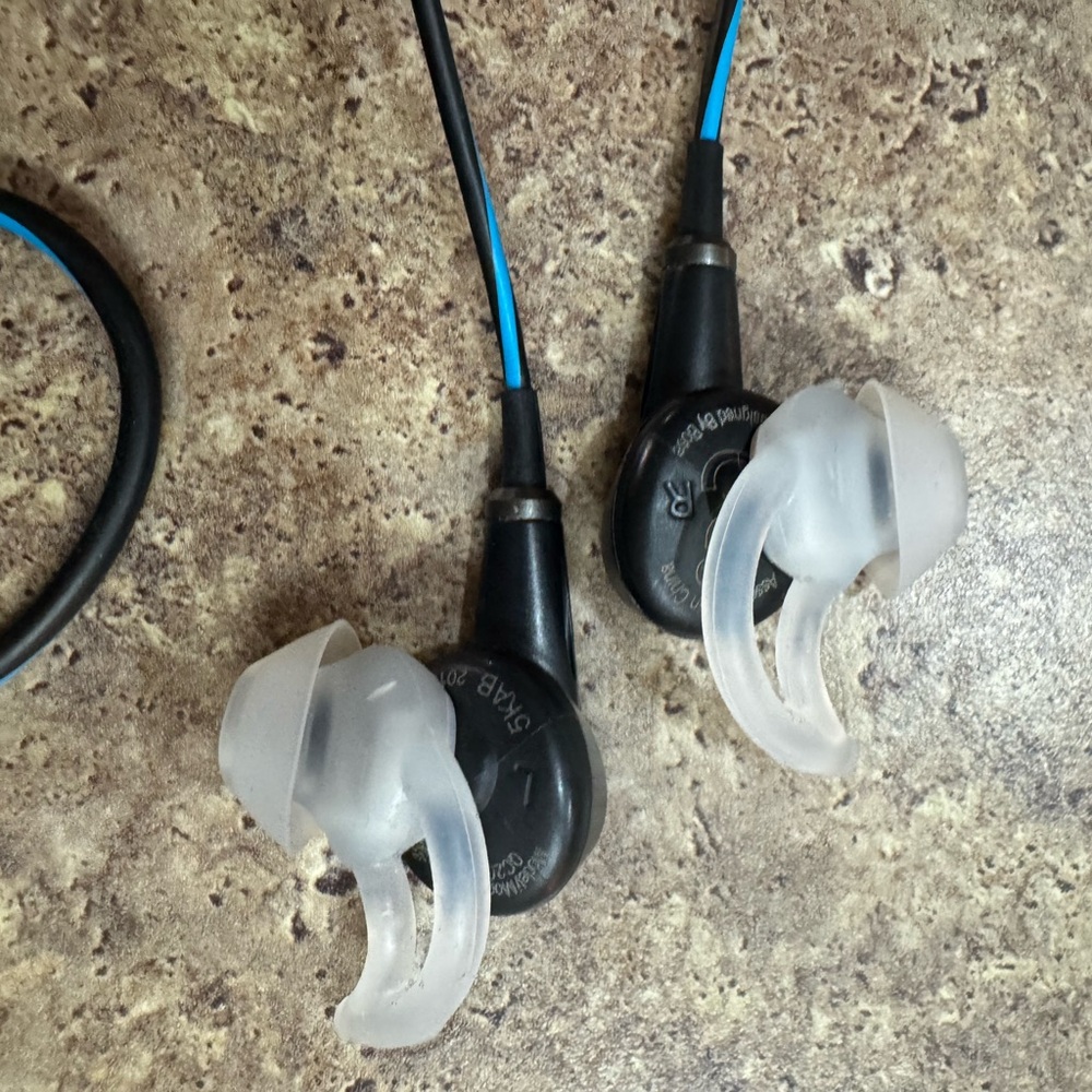 Bose QuietComfort 20 Acoustic Noise Cancelling Headphones